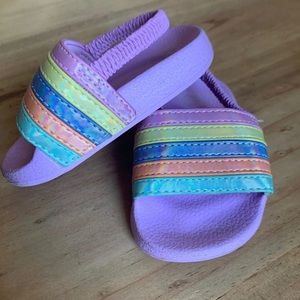 2 pair sandals (swipe)